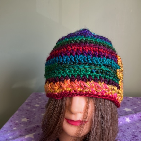 Crochet satin yarn flower beanie medium new - Picture 3 of 7